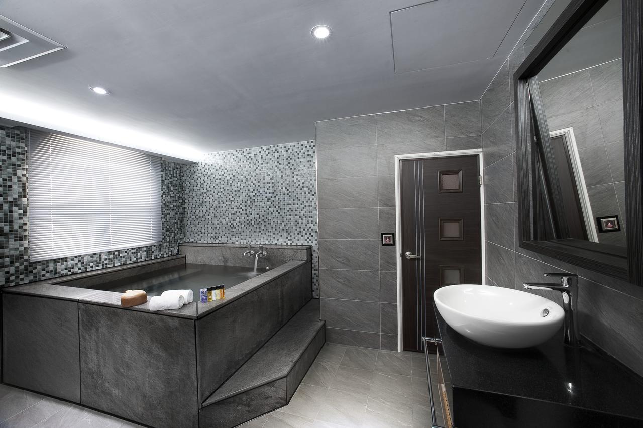 One Fukun Hotel Jiaoxi Extérieur photo